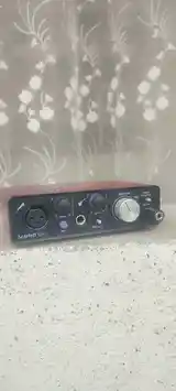 Звуковая карта Focusrite solo 1-4