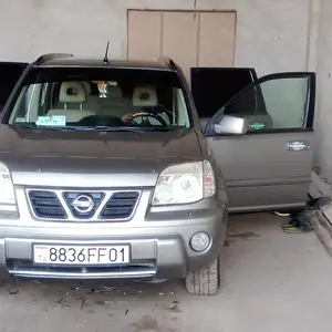 Nissan X-Trail, 2004