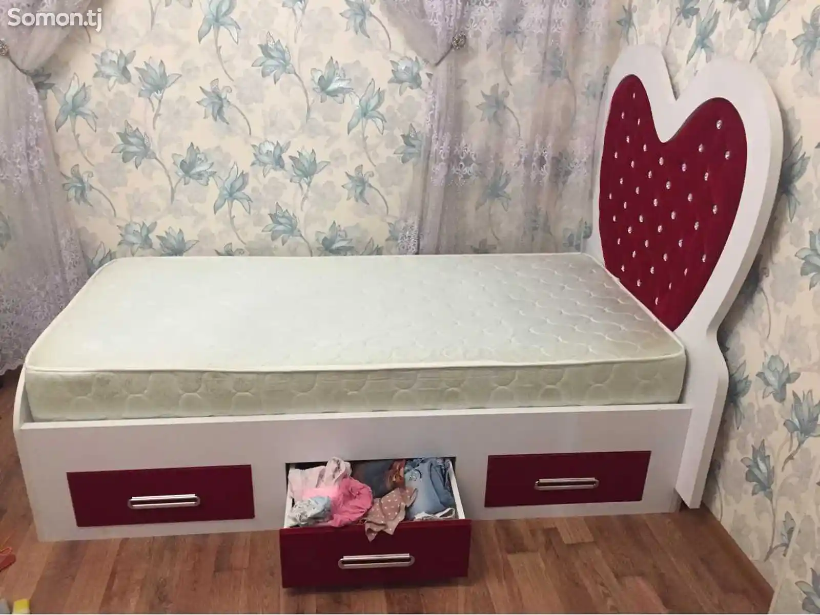 Кровать для девушек-2