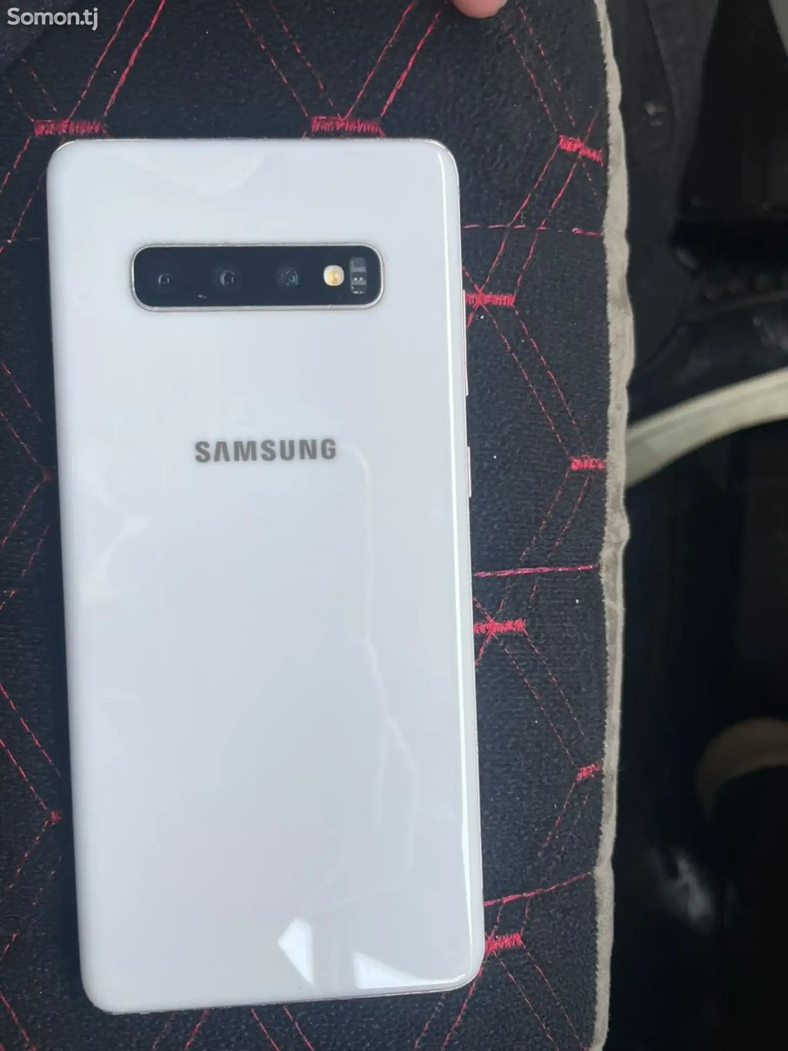 Samsung Galaxy S10 Plus-1