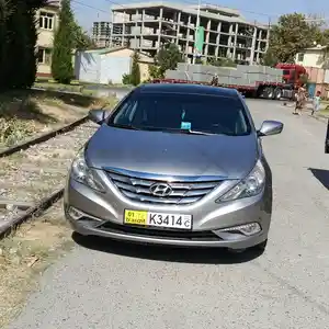 Hyundai Sonata, 2010