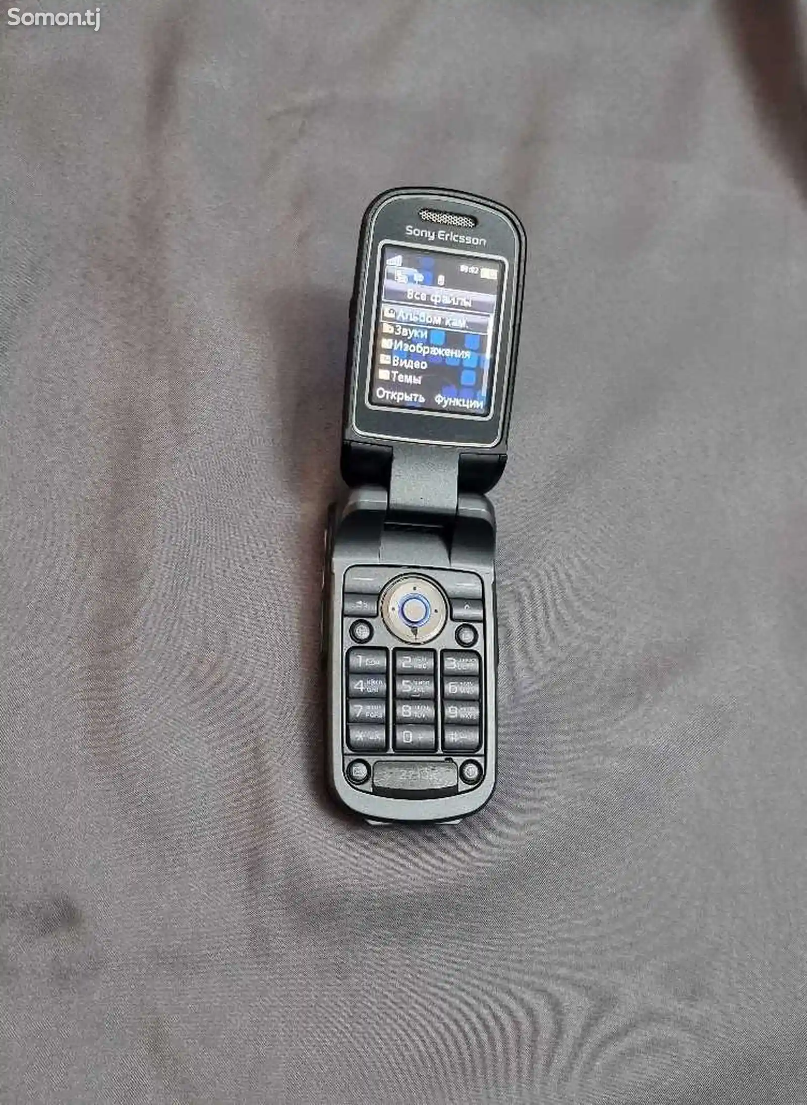 Sony Ericsson Z710i-4