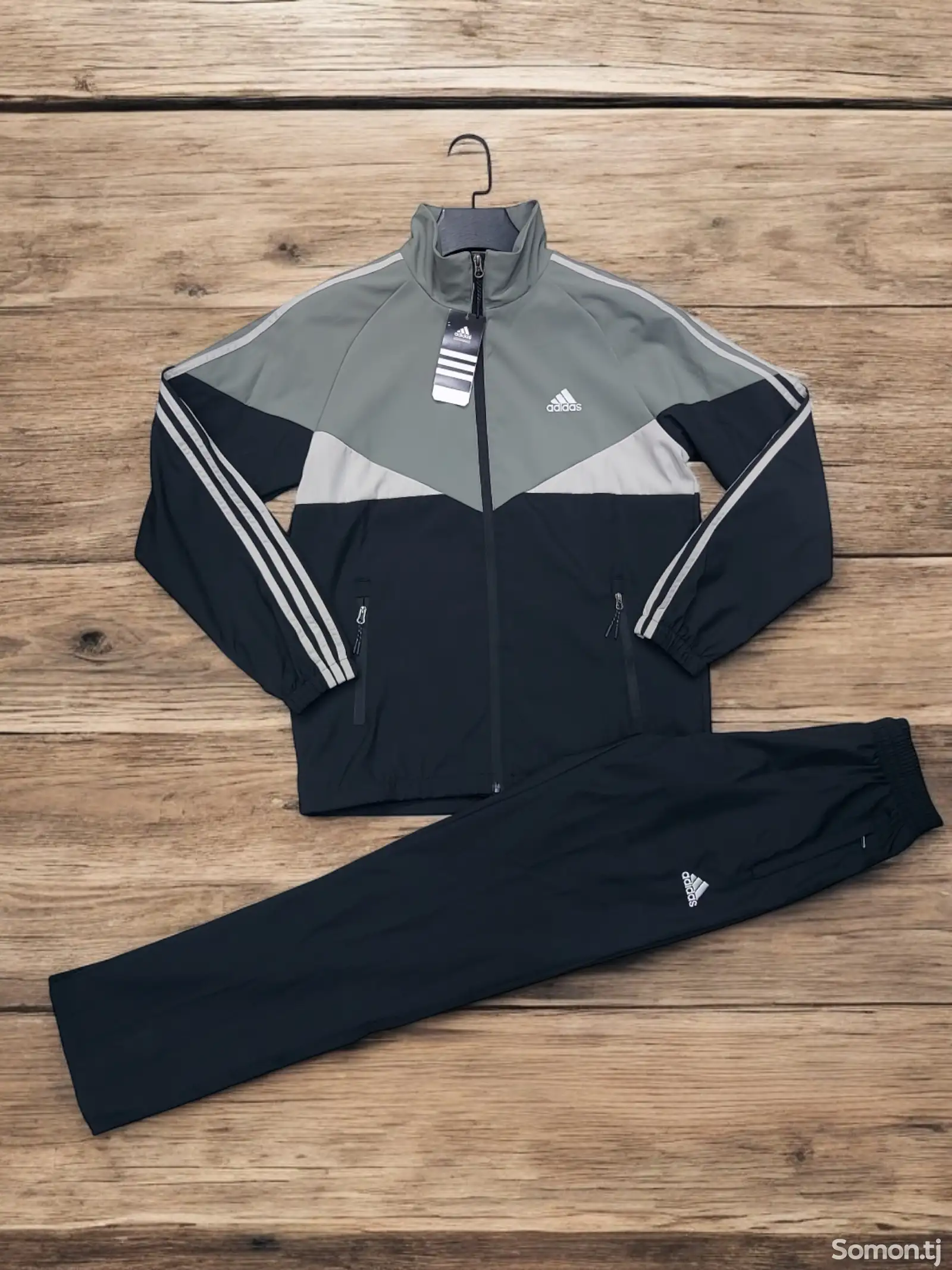 Спортивный костюм Adidas-1