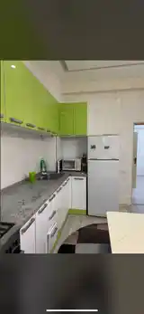 3-комн. квартира, 10 этаж, 78м², Сомони-4