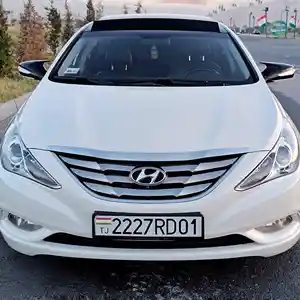 Hyundai Sonata, 2010