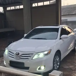 Toyota Camry, 2011