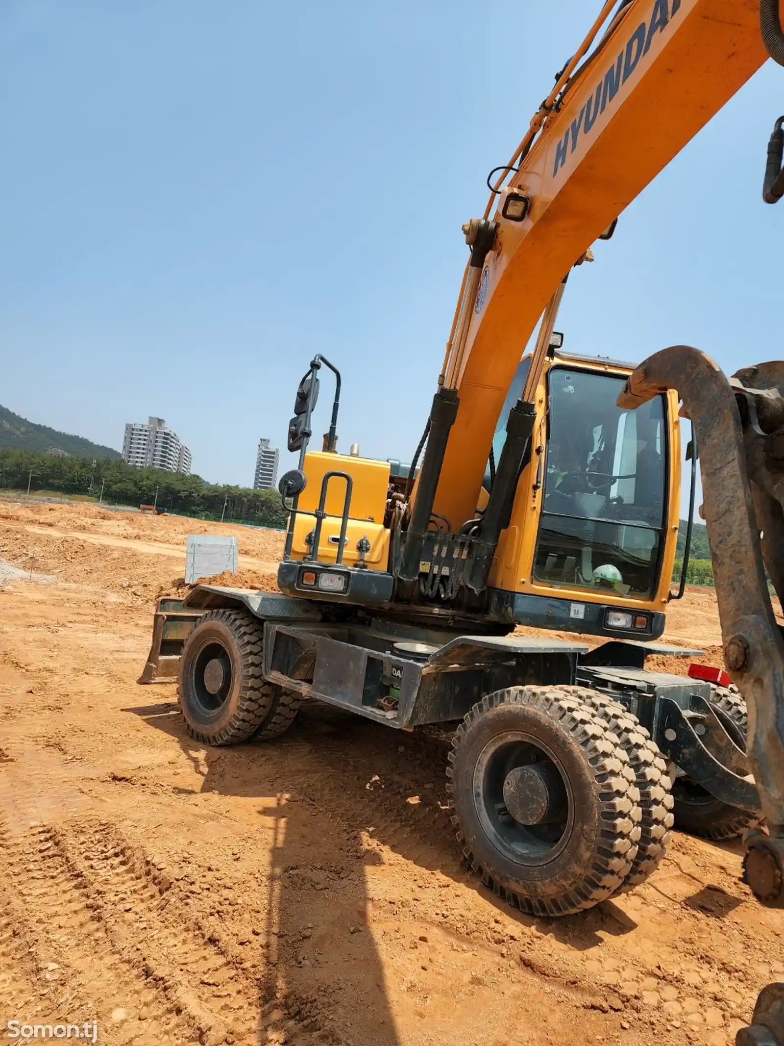 Экскаватор Hyundai R140W-5