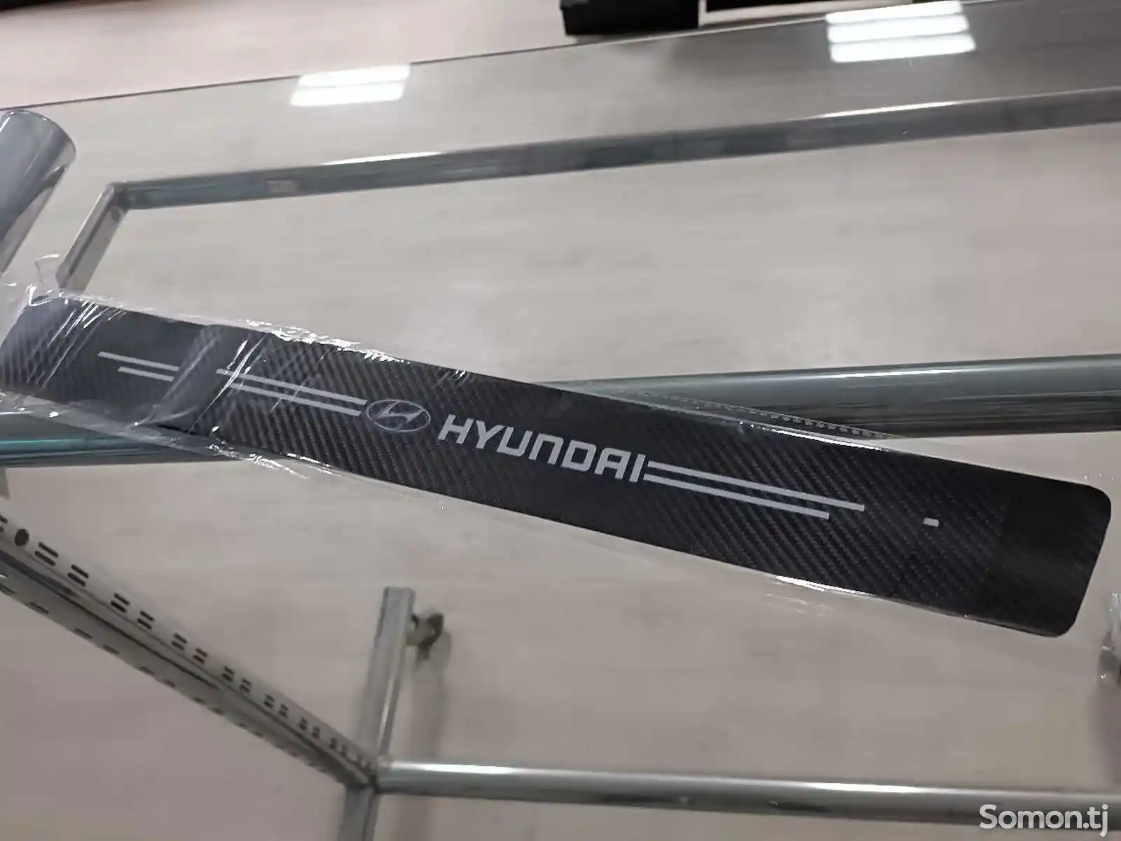 Защитные наклейки на пороги Hyundai-3