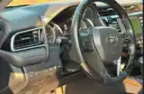 Toyota Camry, 2019-5