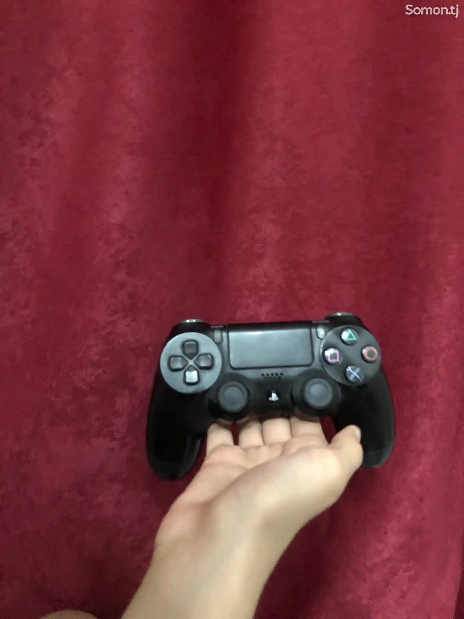 Игровая приставка Sony PS4-4