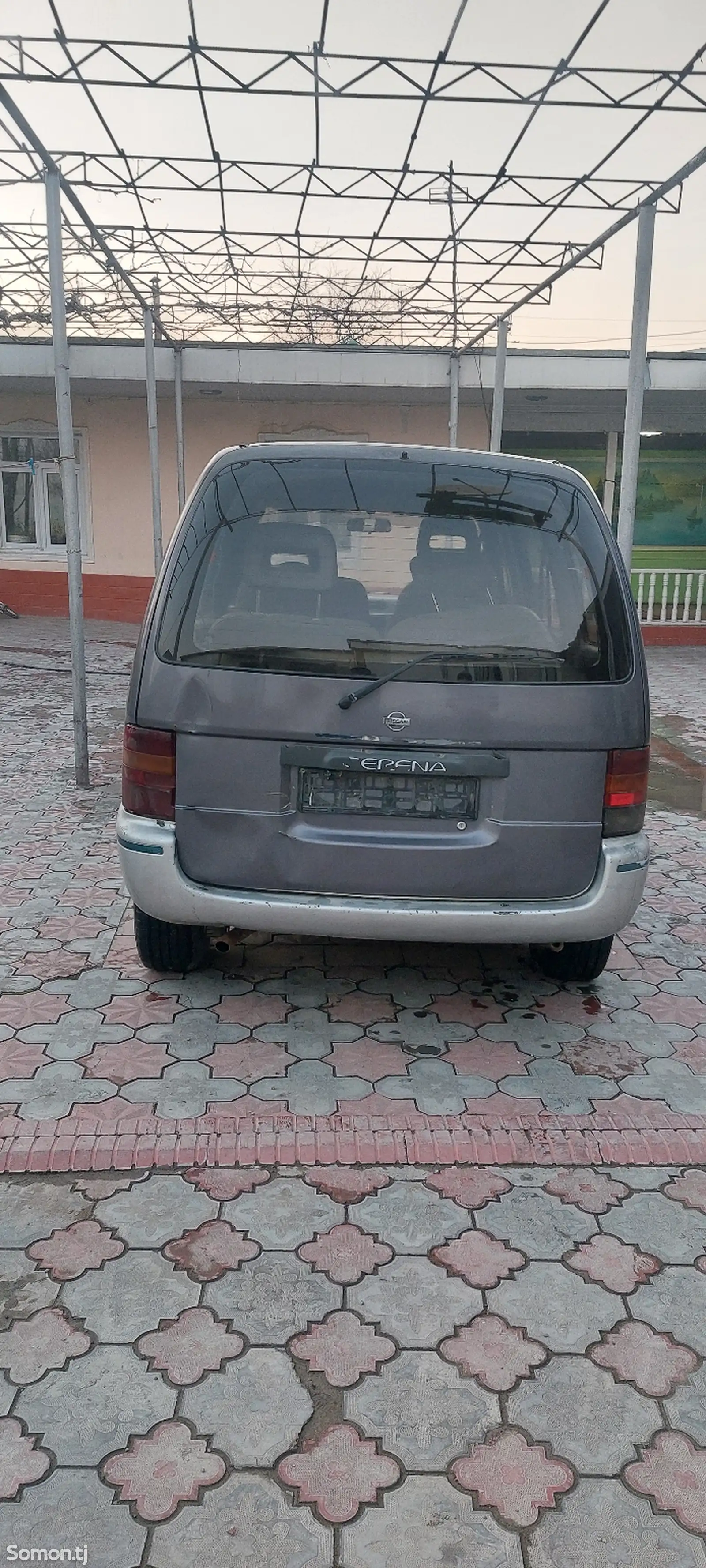 Nissan Serena, 1995-1