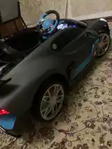 Машина Bugatti-9