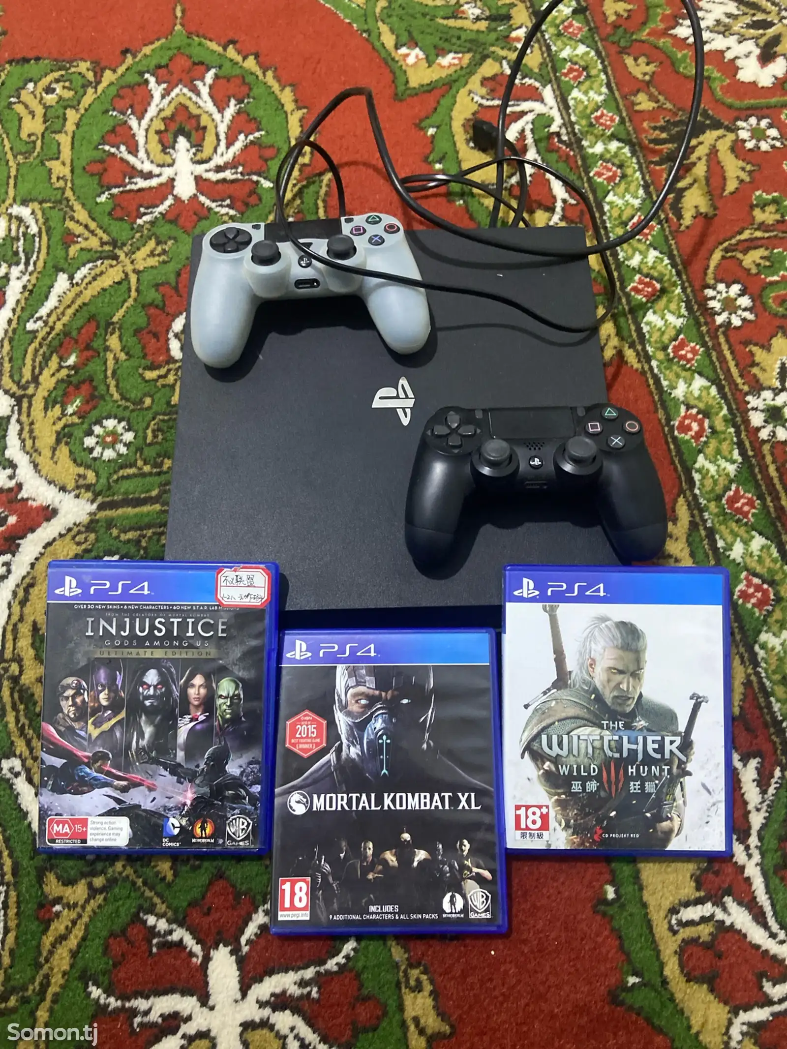 Игровая приставка PlayStation 4pro-1