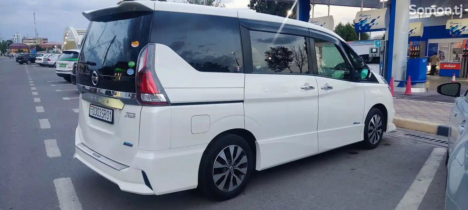 Nissan Serena, 2019-9