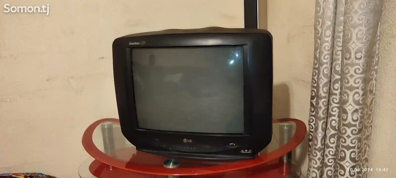 Телевизор LG-1