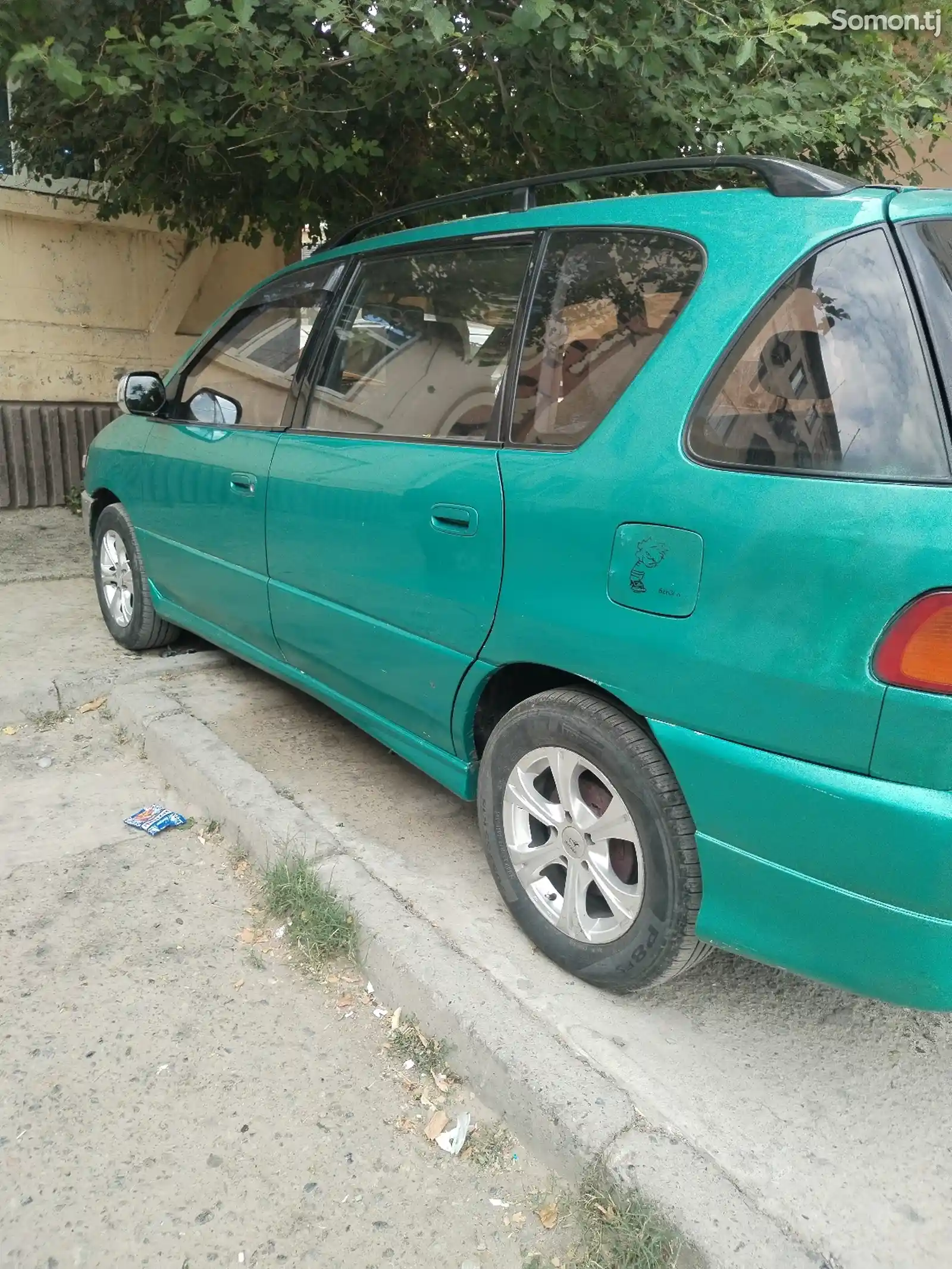 Toyota Ipsum, 1998-2