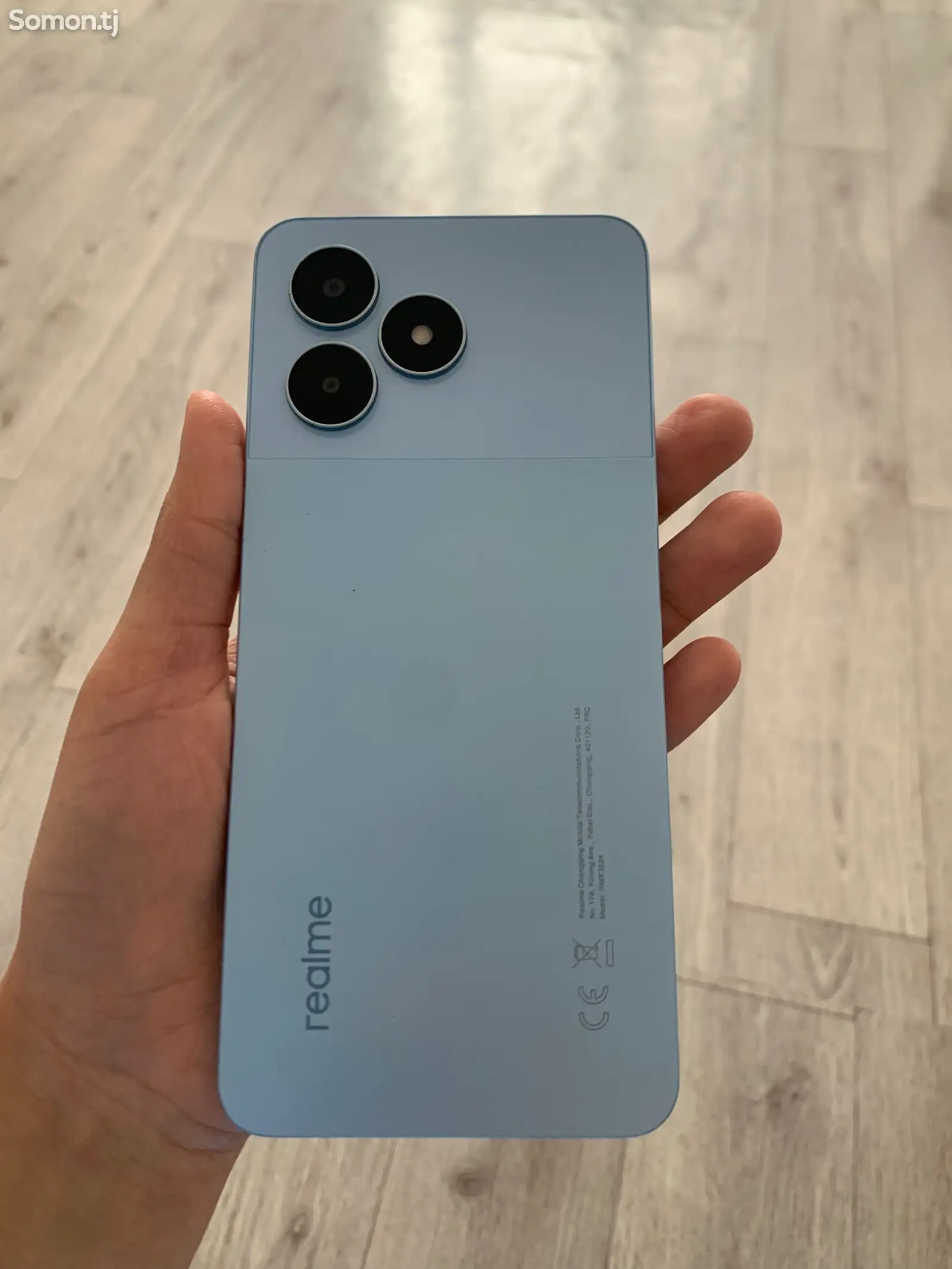 Телефон Realme-1