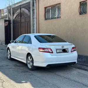 Toyota Camry, 2011