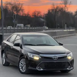 Toyota Camry, 2016