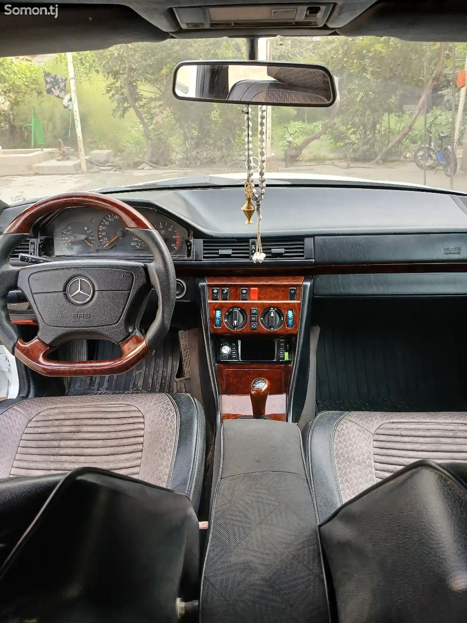 Mercedes-Benz W124, 1995-15