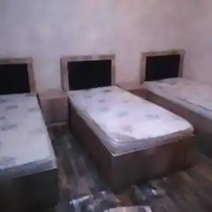 Кровать