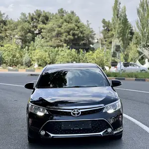 Toyota Camry, 2016