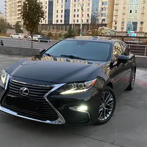 Lexus ES series, 2017