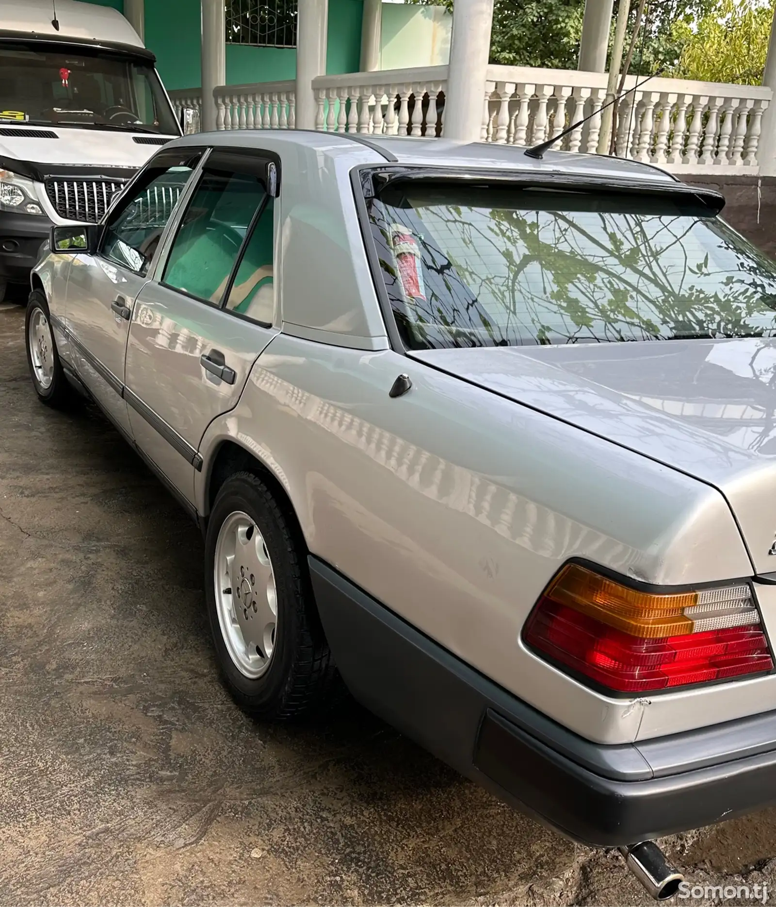 Mercedes-Benz W124, 1990-3