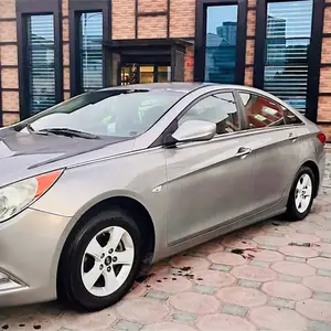 Hyundai Sonata, 2011