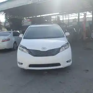 Toyota Sienna, 2014