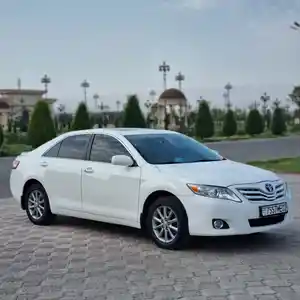 Toyota Camry, 2011