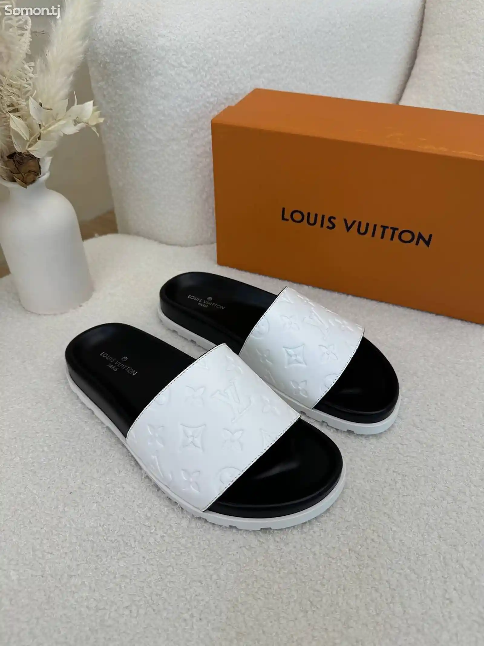 Тапочки от Louis Vuitton-2