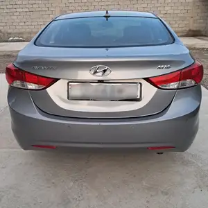 Hyundai Avante, 2011