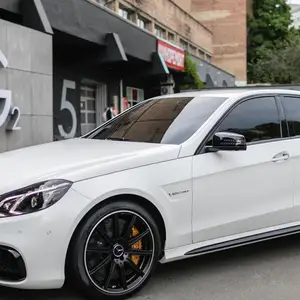 Переднее крыло на Mercedes-Benz W212 amg 6.3