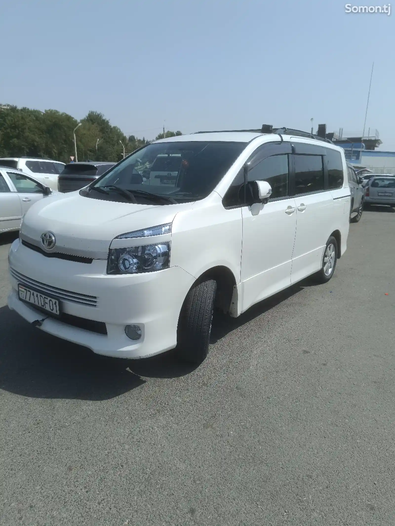 Toyota Voxy, 2008-1