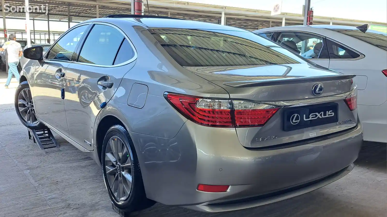 Lexus ES series, 2015-2