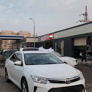 Toyota Camry, 2015