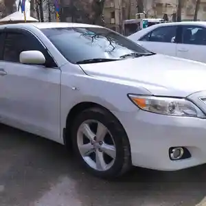 Toyota Camry, 2011