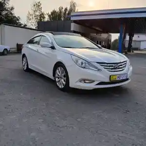 Hyundai Sonata, 2011