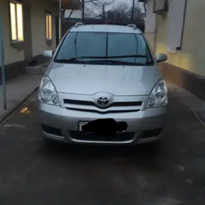 Toyota Avensis Verso, 2006