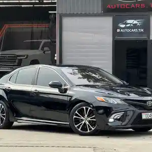 Toyota Camry, 2018