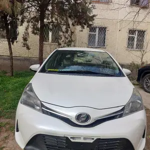 Toyota Vitz, 2015