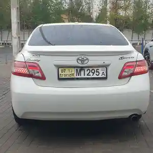 Toyota Camry, 2011