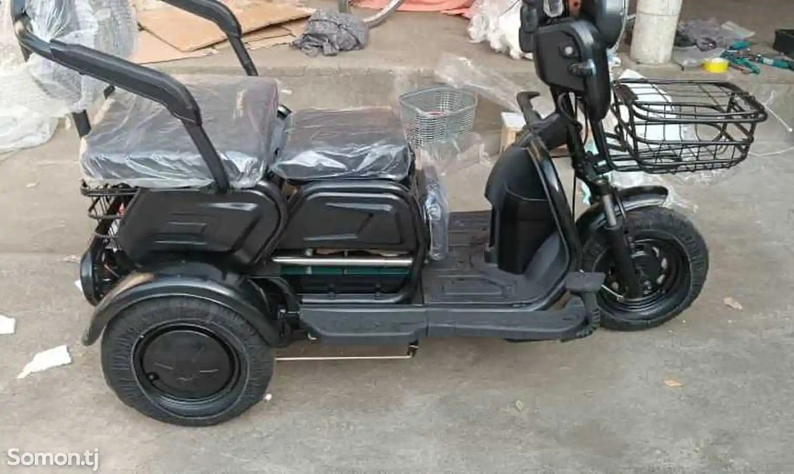 Трёхколёсный электро скутер