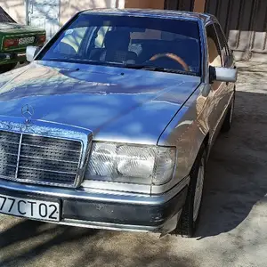 Mercedes-Benz W124, 1992