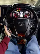 Toyota Vellfire, 2018-8