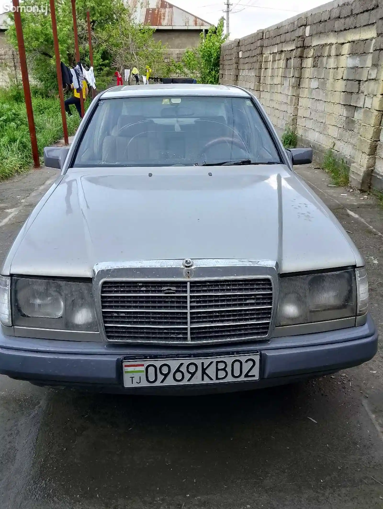 Mercedes-Benz W124, 1985-6