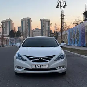 Hyundai Sonata, 2011