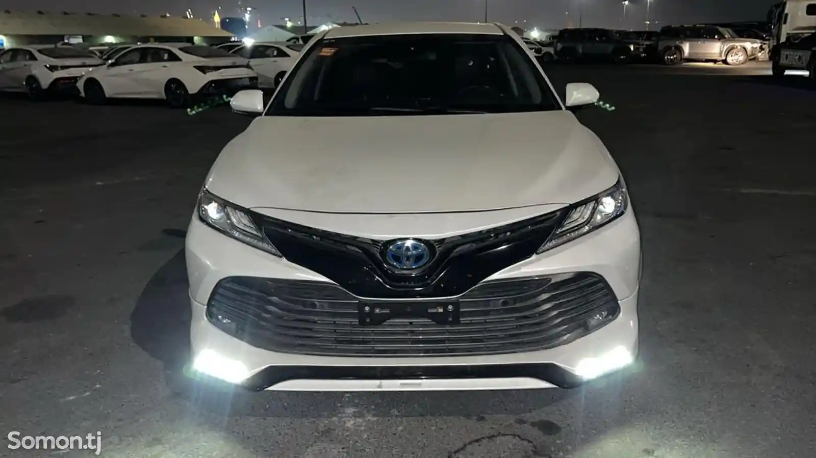 Toyota Camry, 2018-1