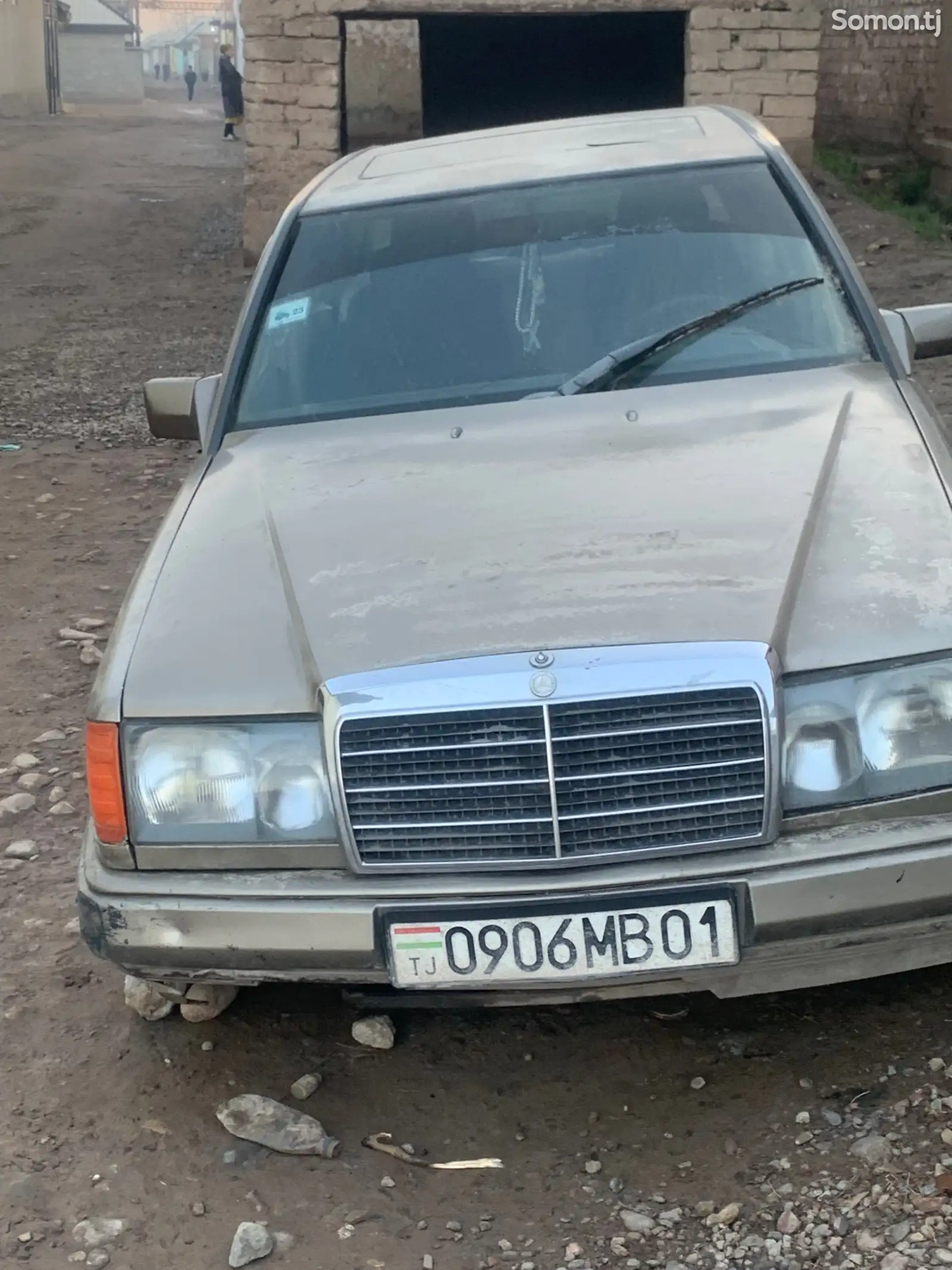 Mercedes-Benz W124, 1990-1